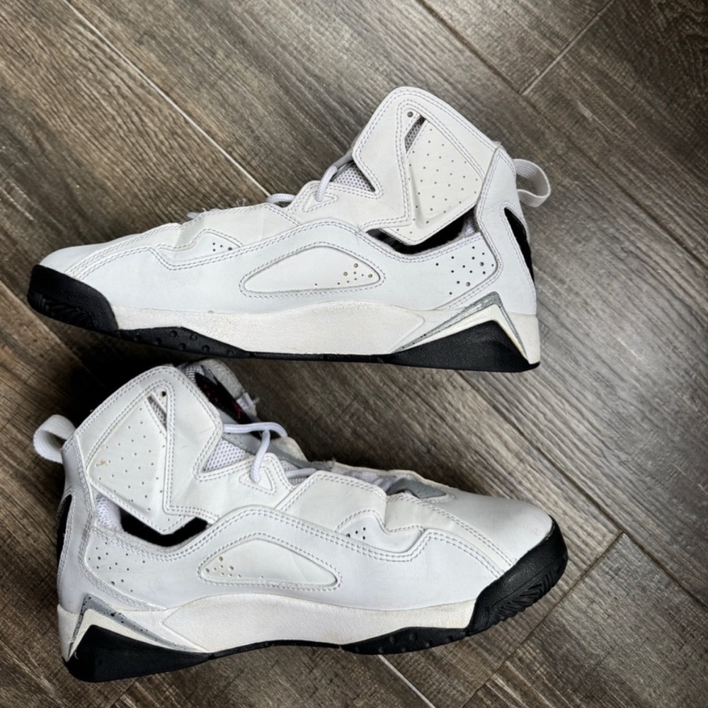 Jordan true flight white cement 7 8.5 - Picture 2 of 6